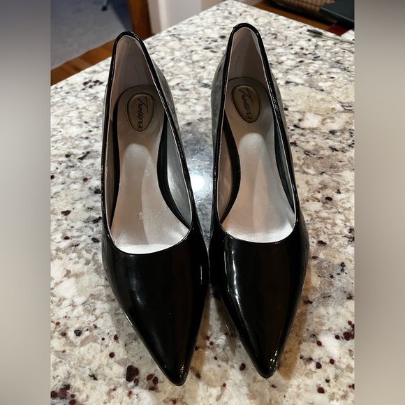 Trotters Women’s Black Patent Leather Pointed Toe 2” Heel Size 10 - Picture 12 of 12